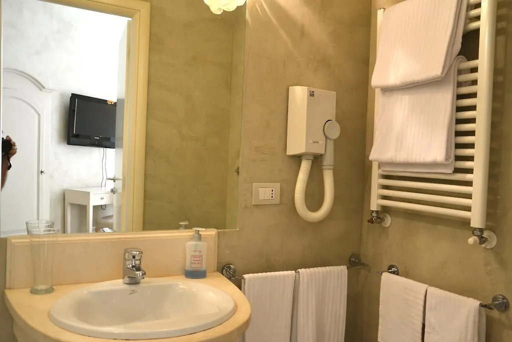 Maison Chiro' Bed & Breakfast Rome 2*,  Italy